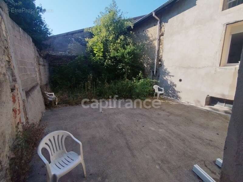 Commerce à VARANGEVILLE