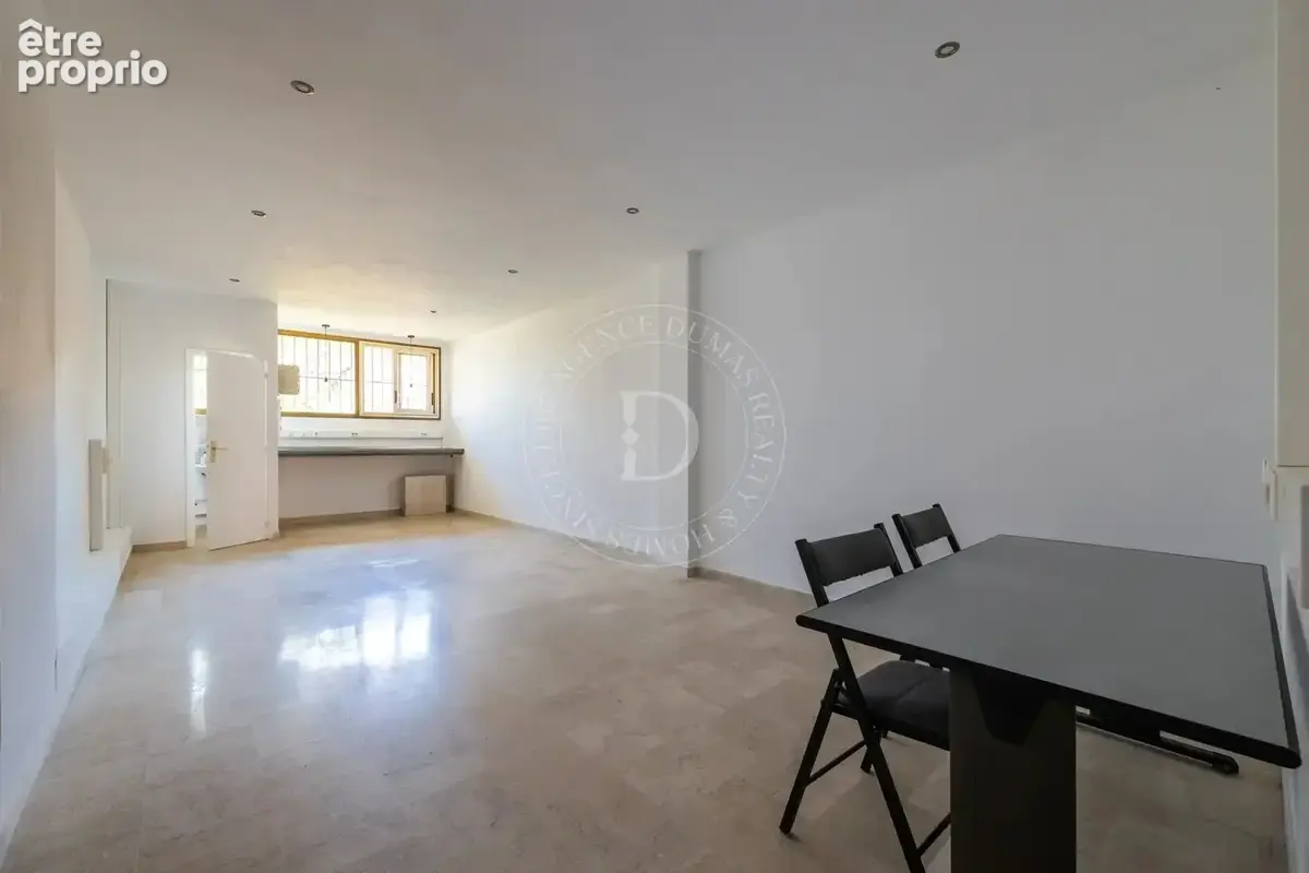 Beaulieu-sur-Mer – Local commercial de 90 m² avec quatre vitrines - photo 8