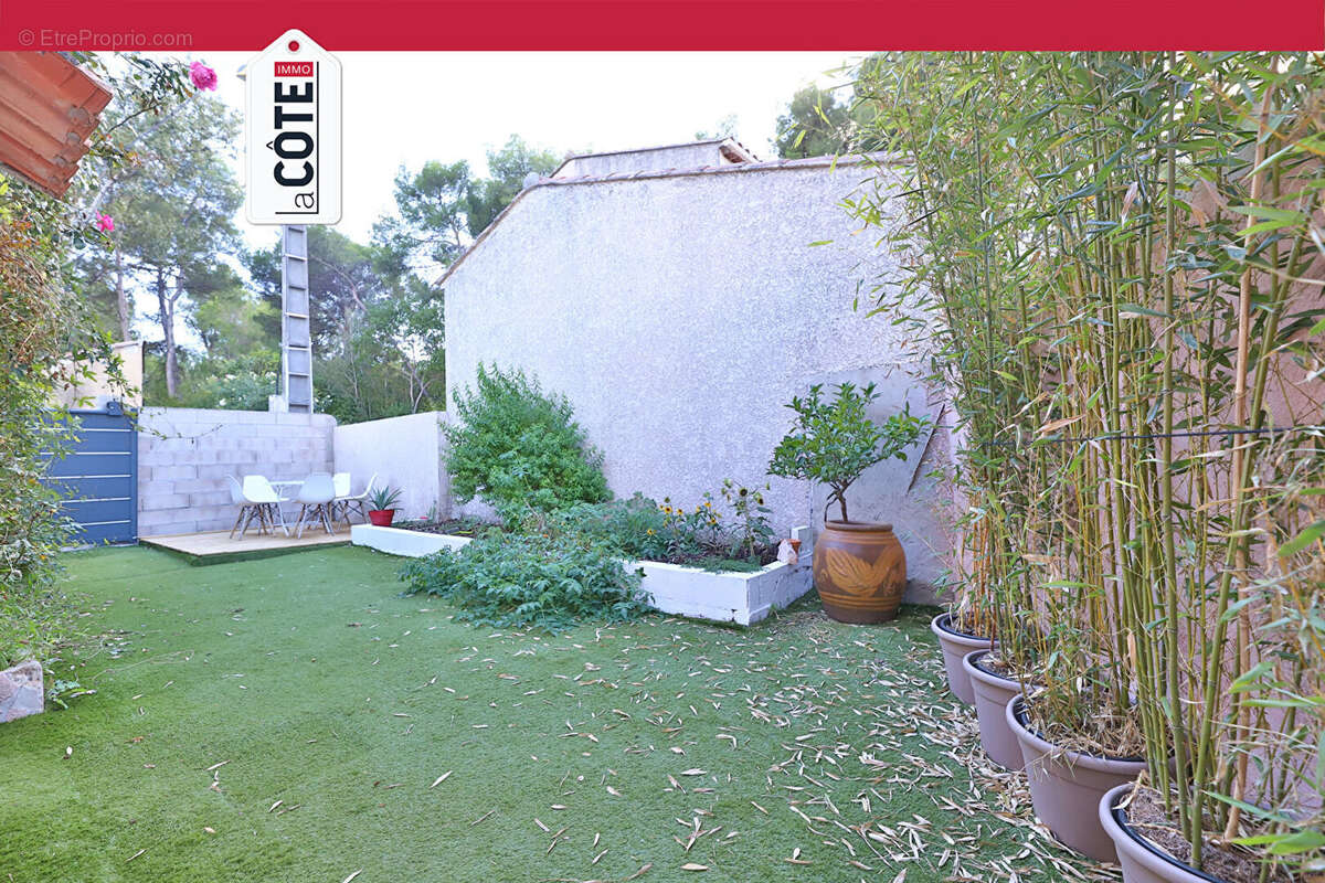 Maison à SAINT-MITRE-LES-REMPARTS