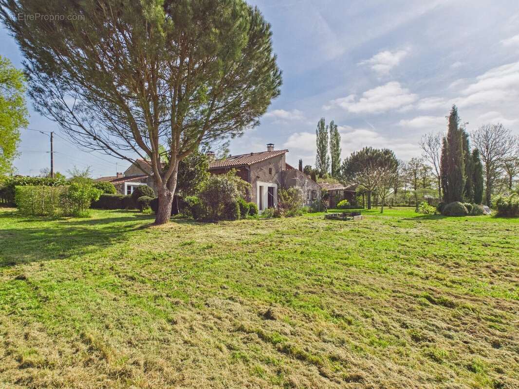 Maison à SAINT-OUEN-SUR-GARTEMPE