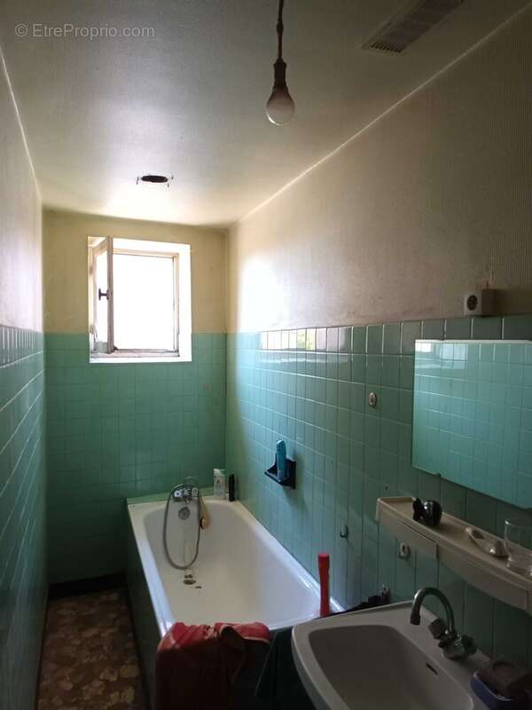 Maison 160 m² à Chasseneuil-Sur-Bonnieure  - photo 7
