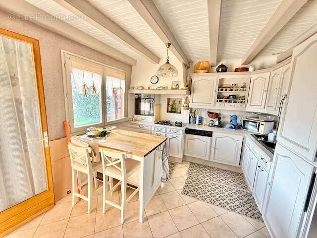 Maison à COLLONGES