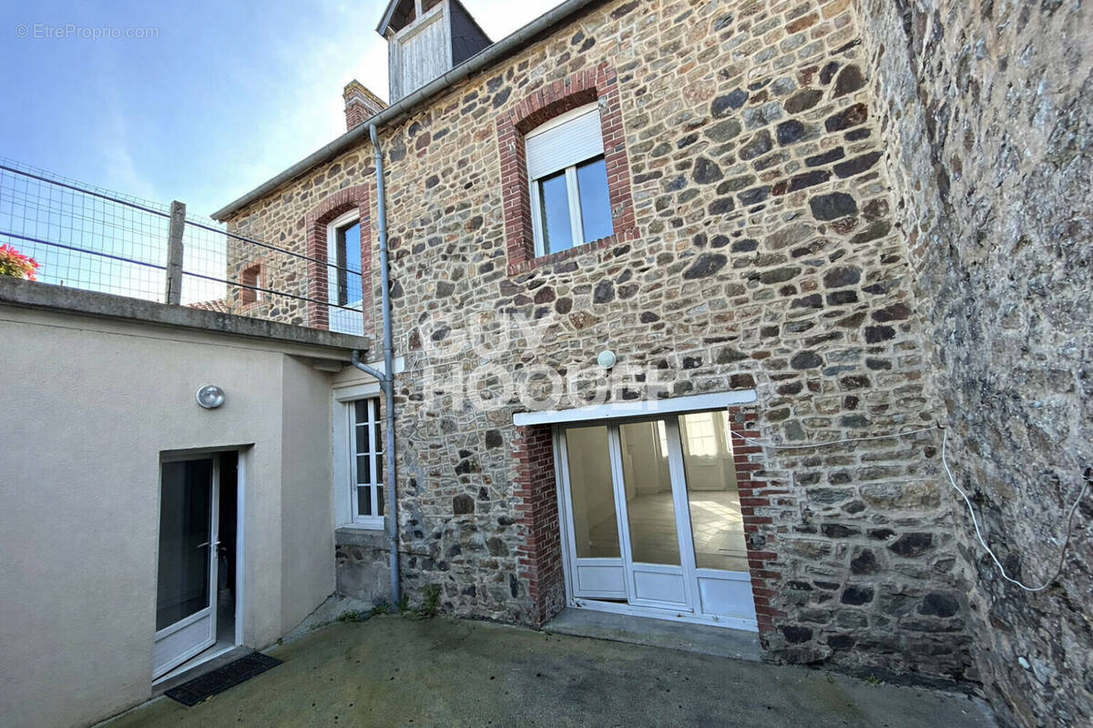 Maison à DUCEY