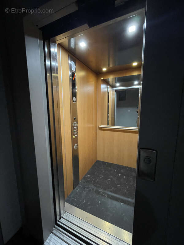 Appartement à MARSEILLE-4E