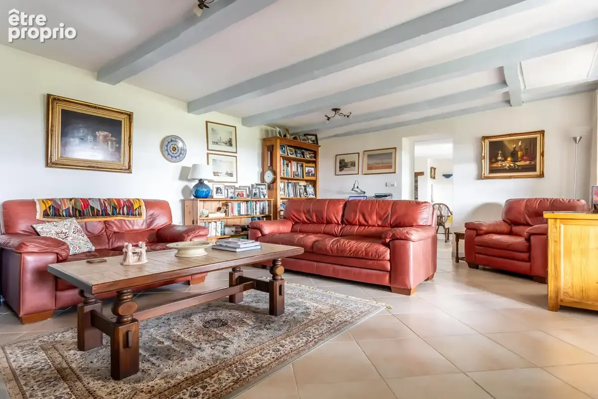 Maison de campagne avec piscine, atelier de poterie, dépendances et garage - photo 20