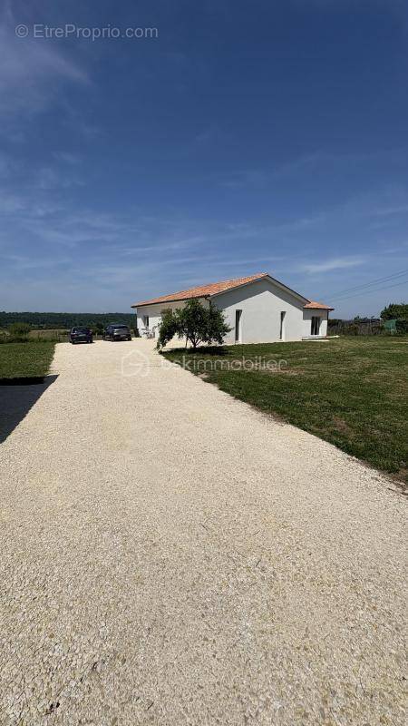 Maison à SAINT-GERMAIN-ET-MONS