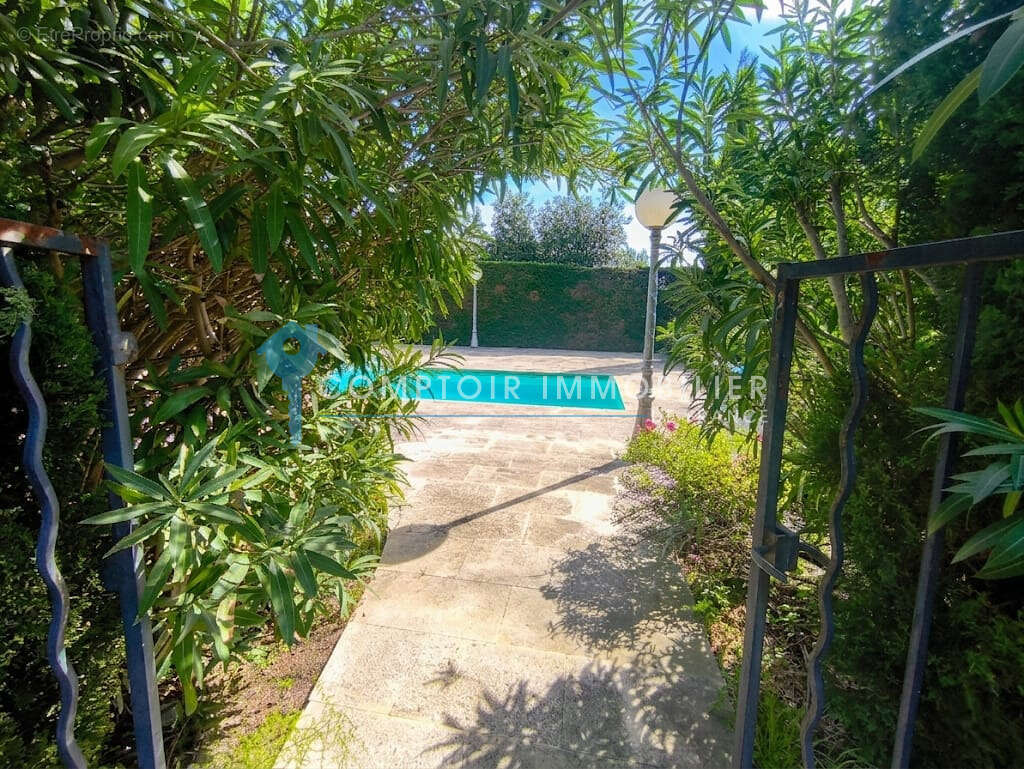 Dpt (30) aramon a vendre propriete jardin et piscine - photo 18