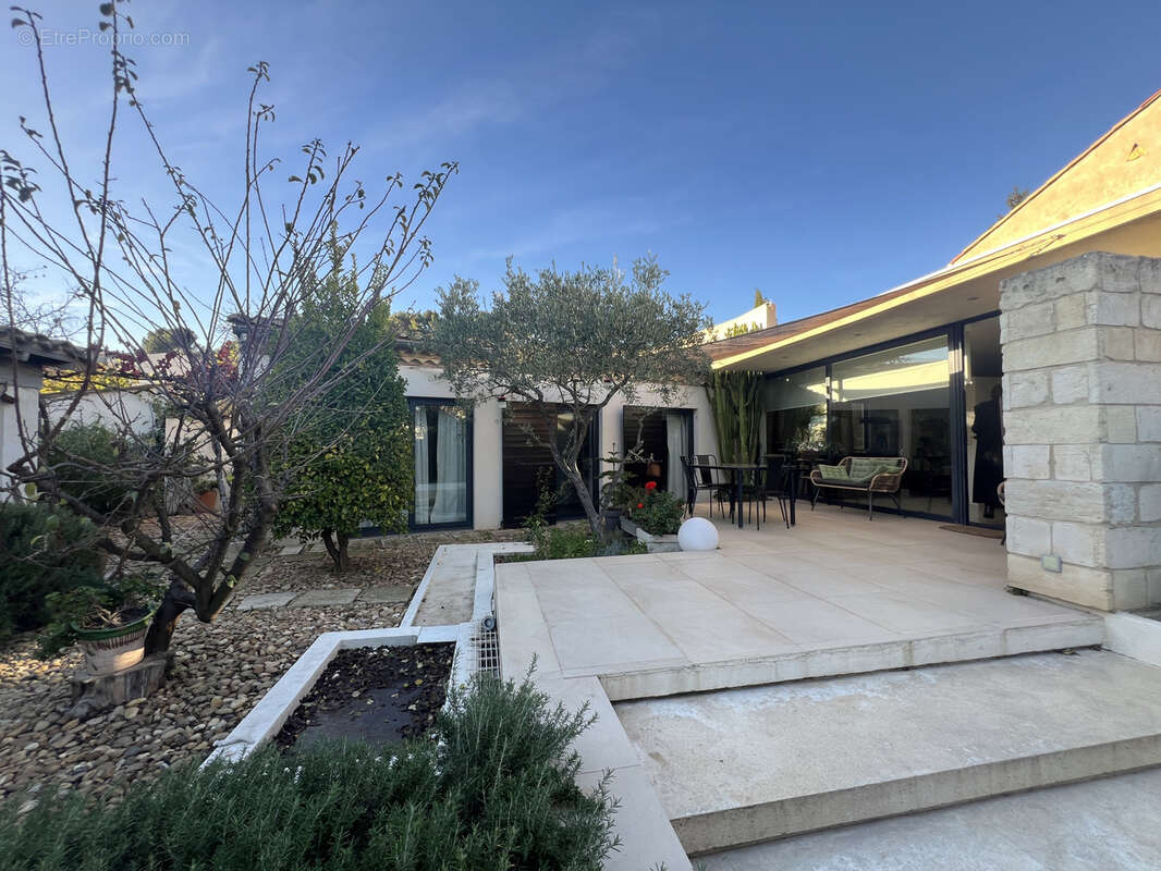 Maison à BELLEGARDE