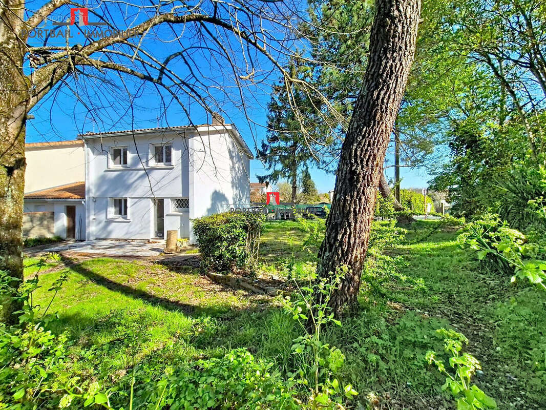 Maison à BASSENS