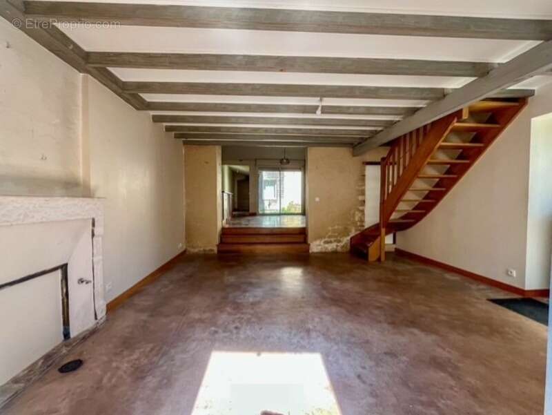 Maison de plain-pied lumineuse avec patio – 100 m² – Aucun travaux à prévoir - photo 3