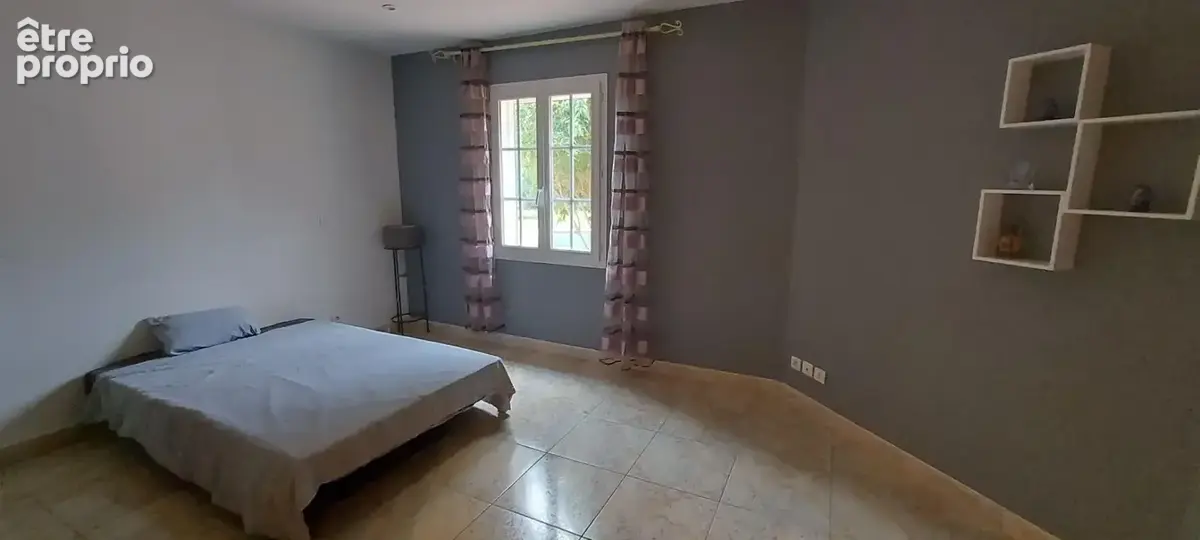 GARD. 30. GENERAC. Belle maison de 184 m2 de plain-pied sur terrain arboré de 1264 m² avec piscine - photo 11
