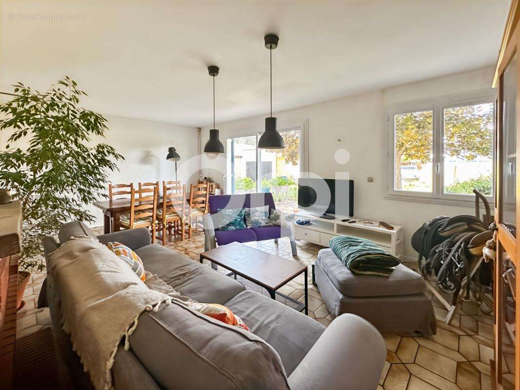 Maison à LES VENTES