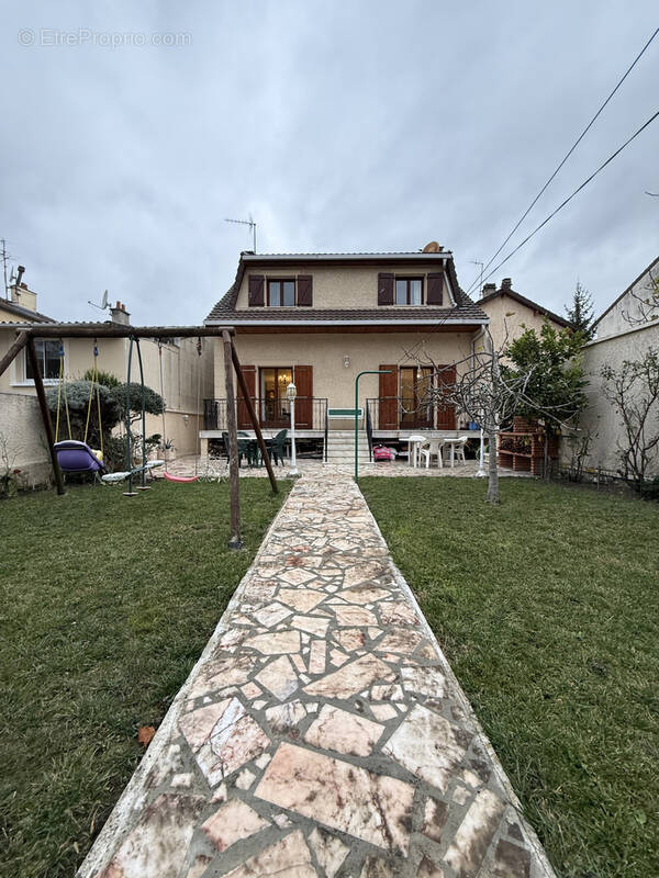 Maison à LE BLANC-MESNIL