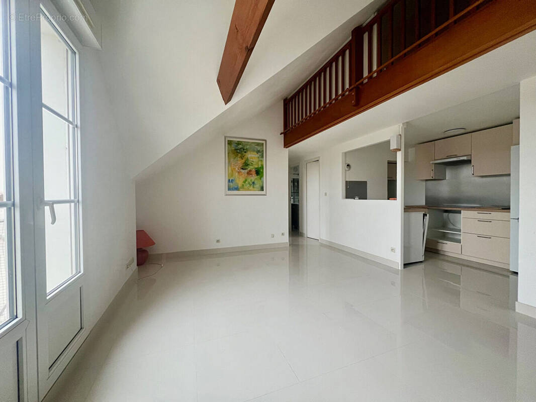 Appartement à BRIE-COMTE-ROBERT