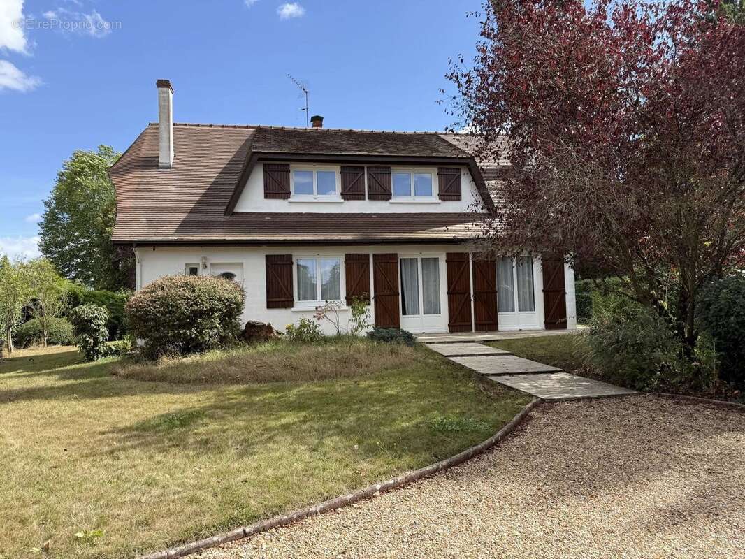 Maison à IVRY-LA-BATAILLE