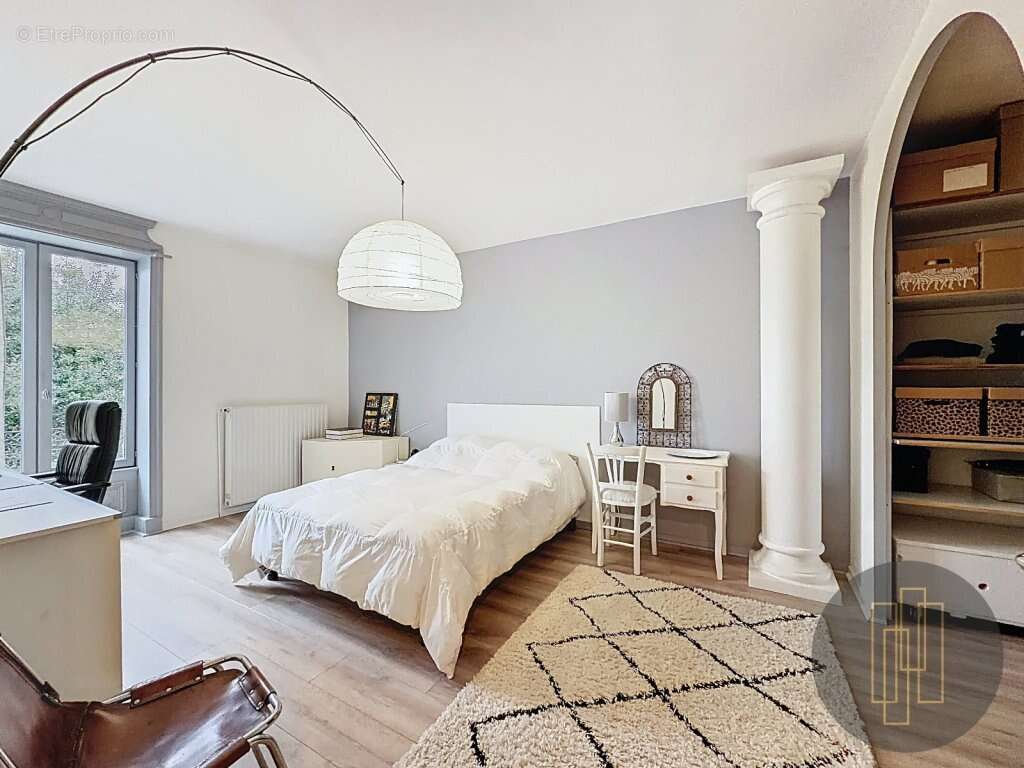 Exclusivité - Villefranche hypercentre - Appartement de charme - T4- 132.76 m² - photo 5