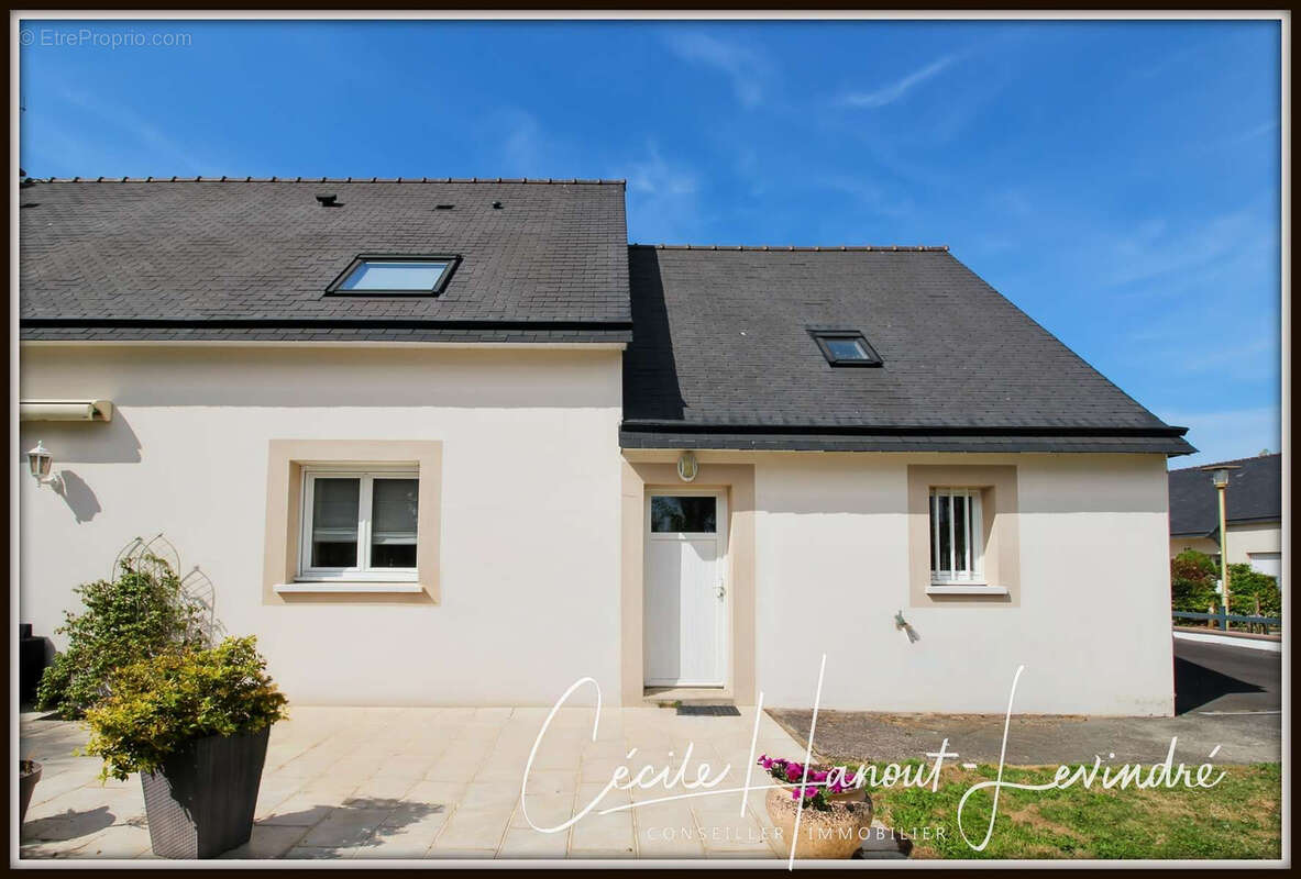 PLEINE-FOUGERES - Plein Bourg - 130 m2 - 4 chambres (dt 1 rdc) avec garage et dépendance - Terrain 777 m2 - photo 20