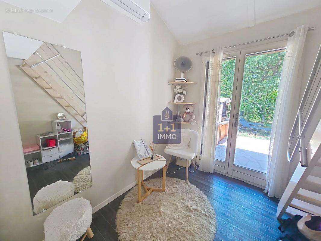 Maison à TOURRETTES