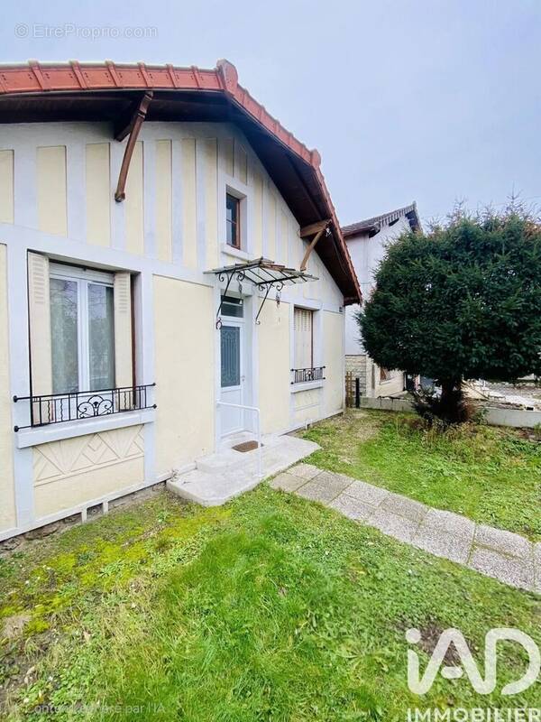 Photo 1 - Maison à LIVRY-GARGAN
