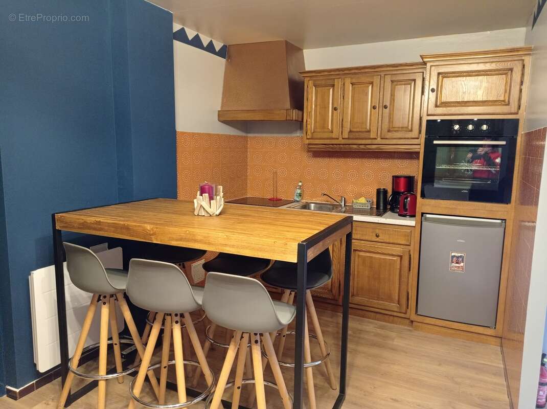 Maison à LA RIVIERE-ENVERSE