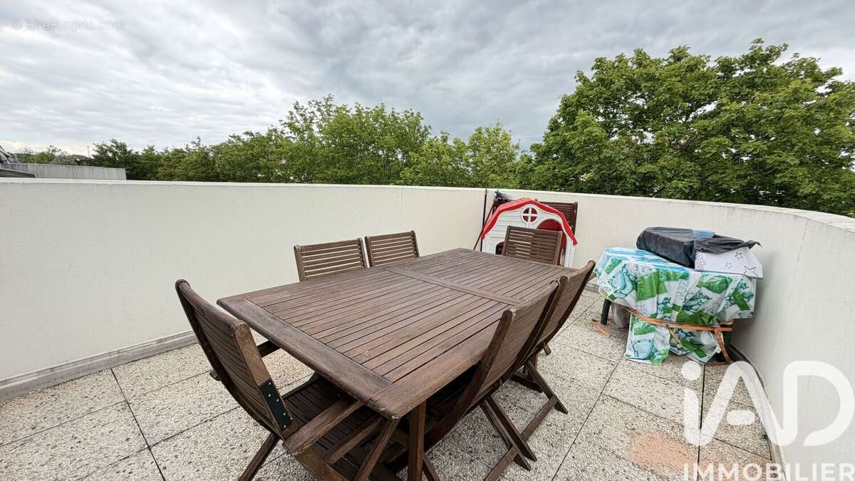 Photo 6 - Appartement à SAVIGNY-LE-TEMPLE