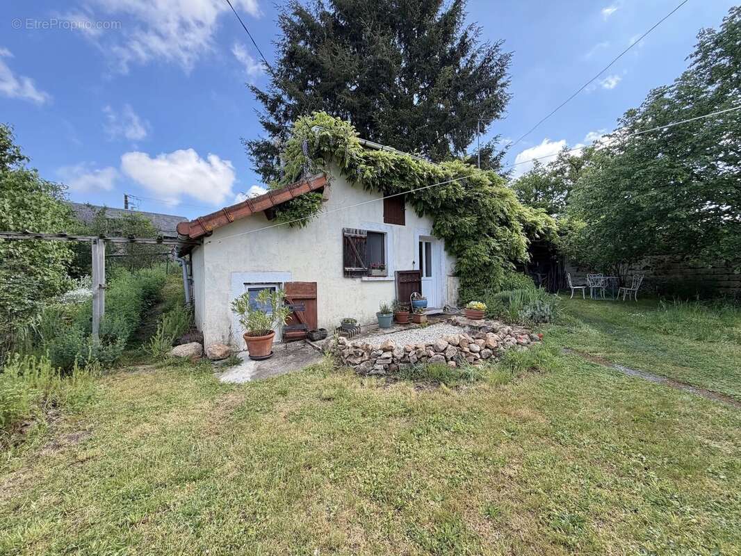Maison à MONTREUILLON