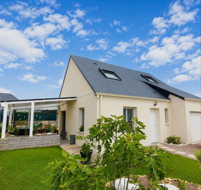 Maison à BEAUMONT-LA-RONCE