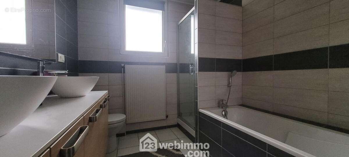 Salle de bains - Maison à VERDUN