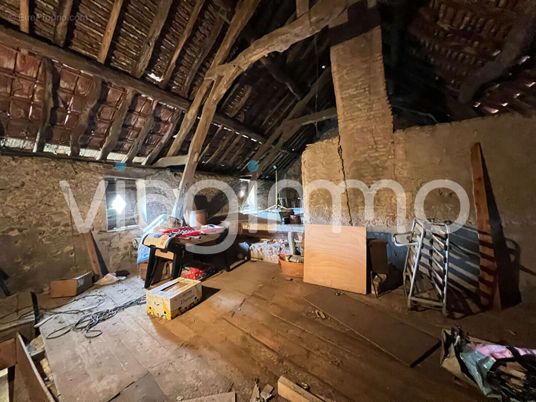 Maison à LA CLAYETTE