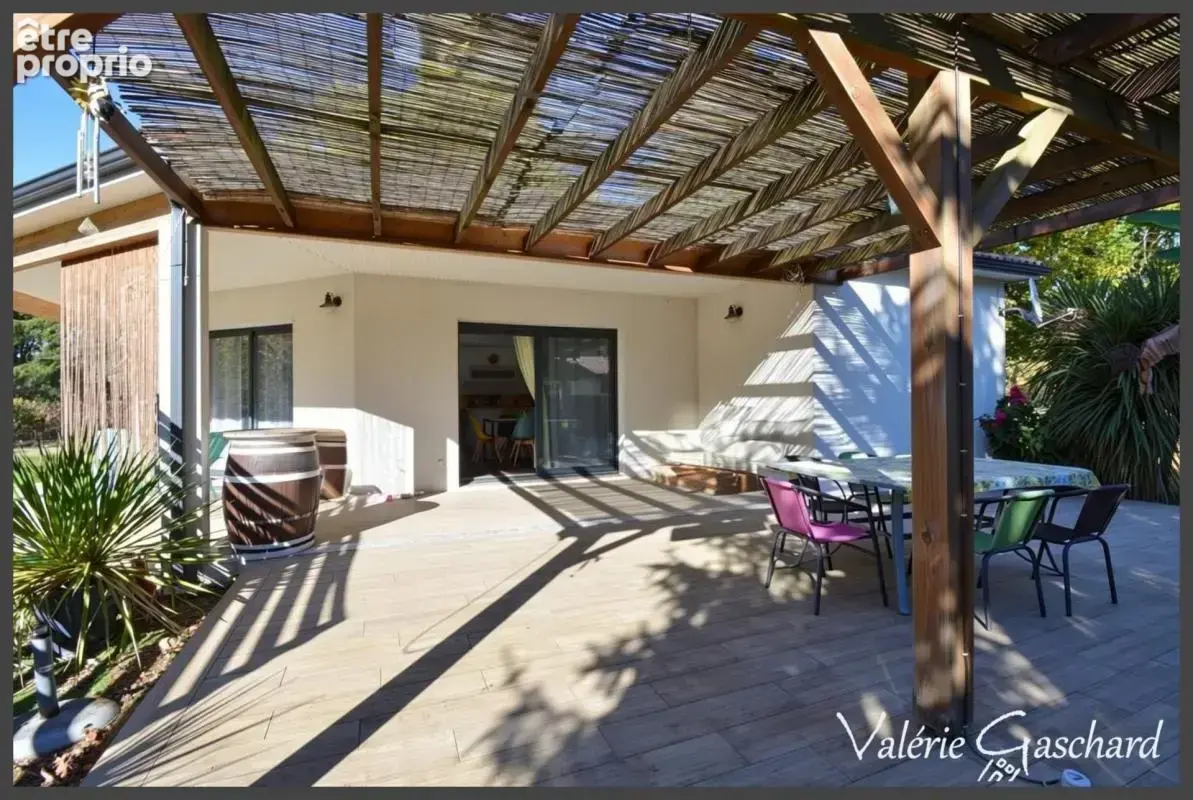 Maison à MENESPLET