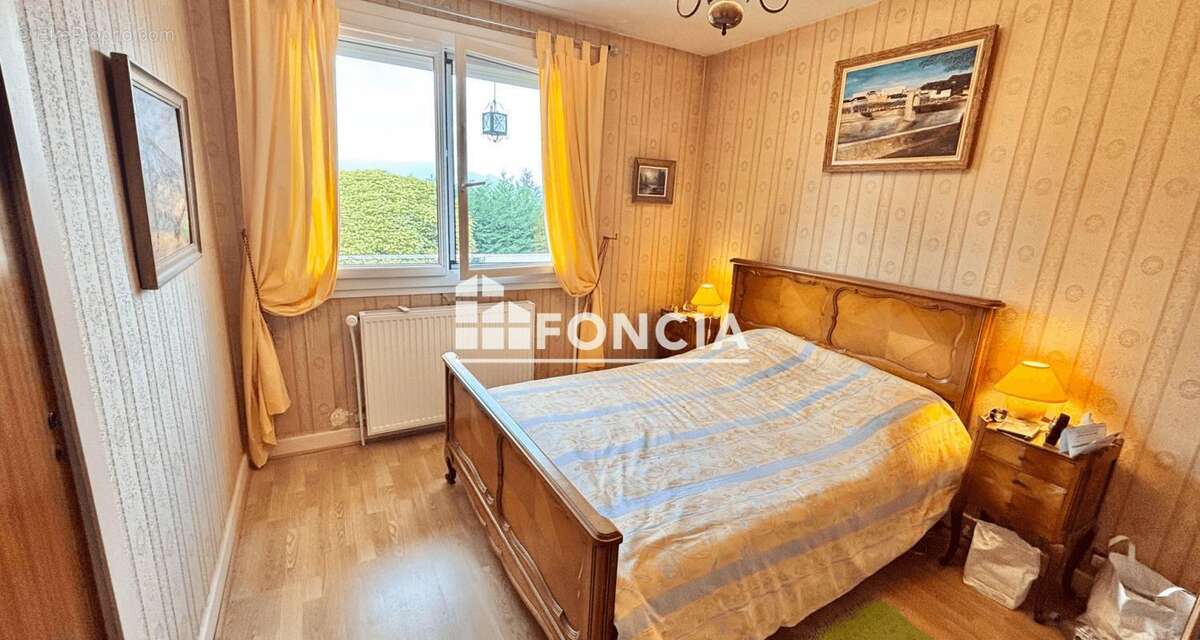 Maison à PUGNY-CHATENOD