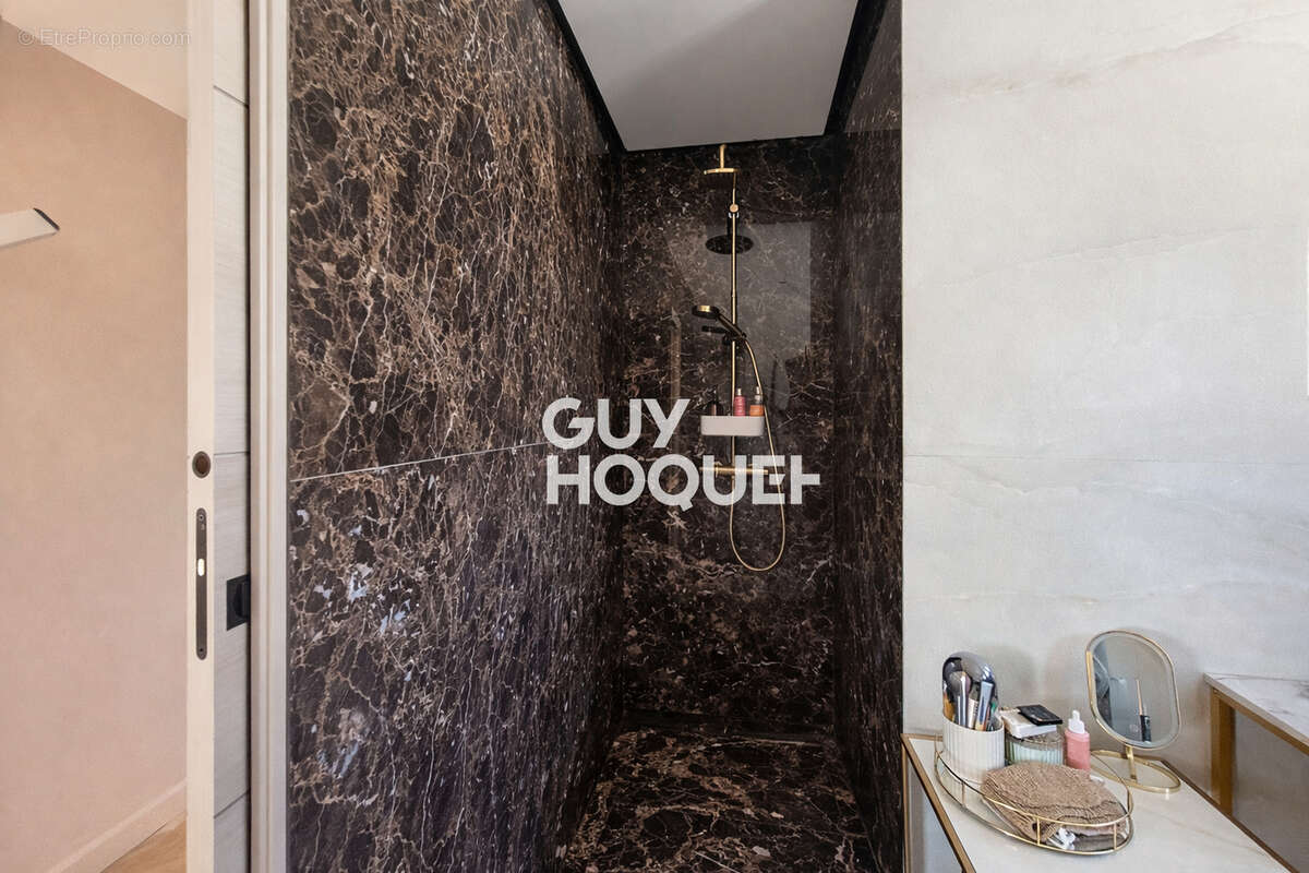 Appartement à MOUGINS