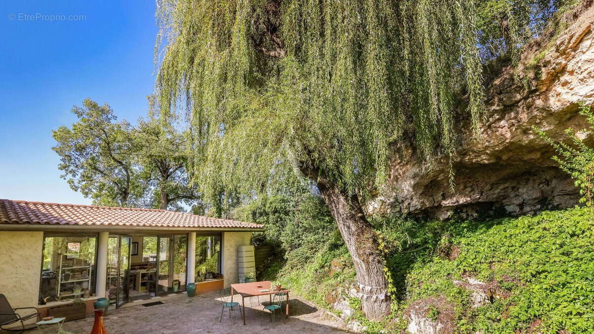 Maison à CAHUZAC-SUR-VERE