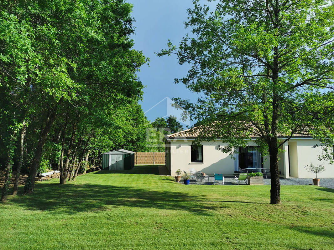 Maison à NOTRE-DAME-DE-SANILHAC