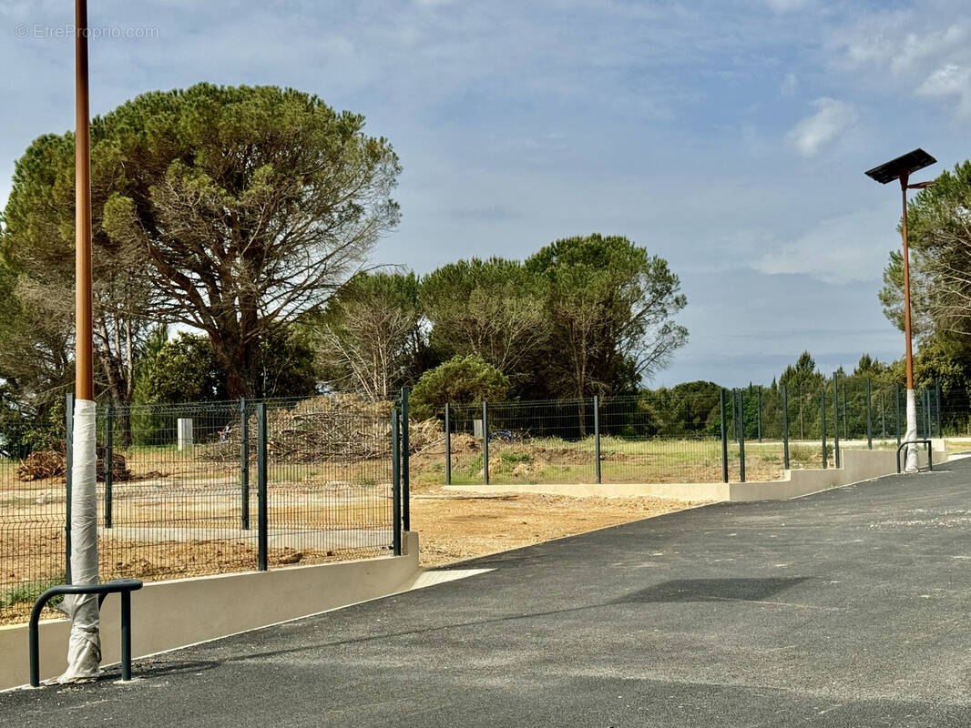 Terrain à UZES