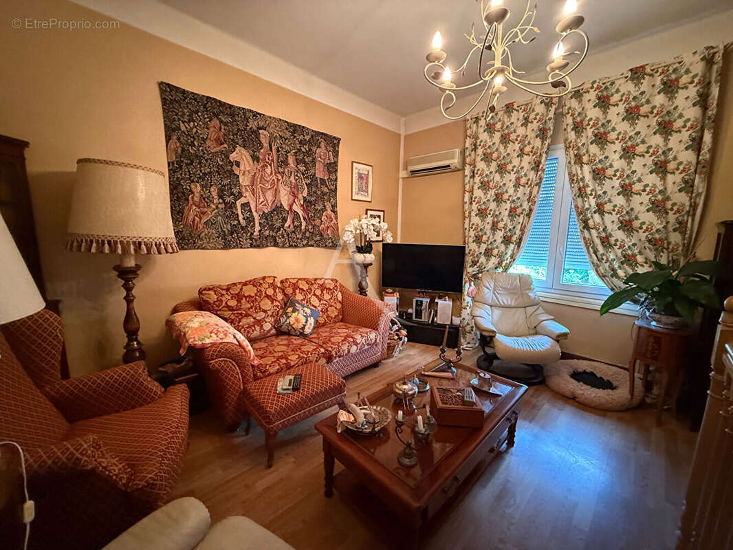 Saint Juery , Belle maison de 234 M² - photo 4
