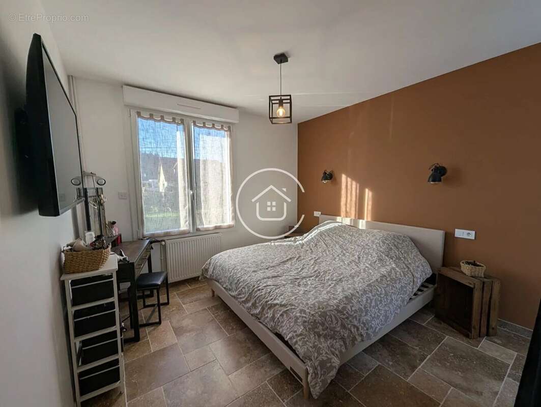 Maison à COUR-CHEVERNY