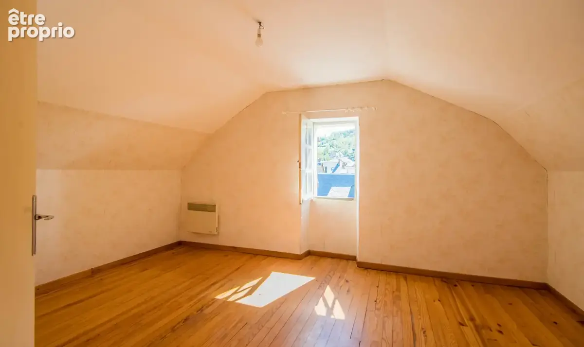 MARCILLAC   Maison de village avec beaux volumes et fort potentiel ! - photo 5