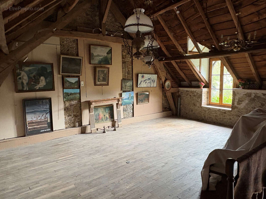 Magnifique maison en pierres aux bordes d’une rivière - photo 25
