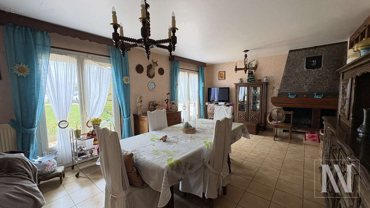 Maison à VILLEMOYENNE
