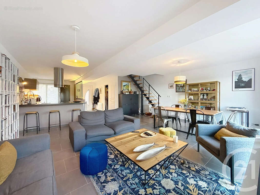 Appartement à BUCHERES