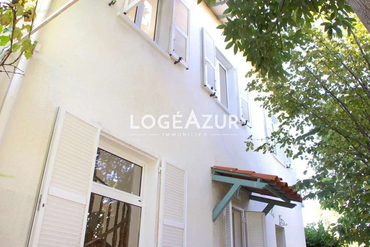 Maison à SAINT-LAURENT-DU-VAR