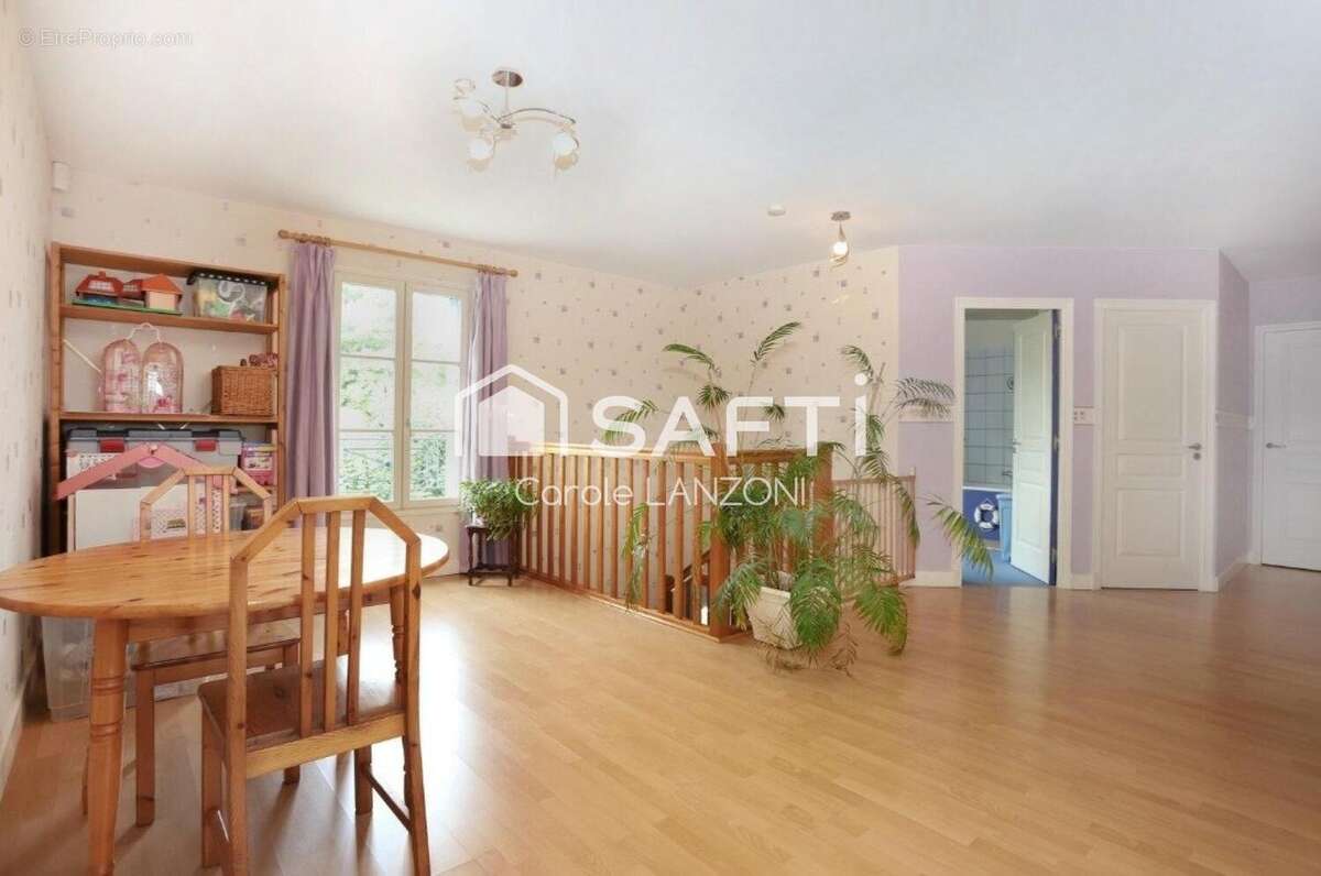 Maison 290 m² à Argentre-Du-Plessis  - photo 7