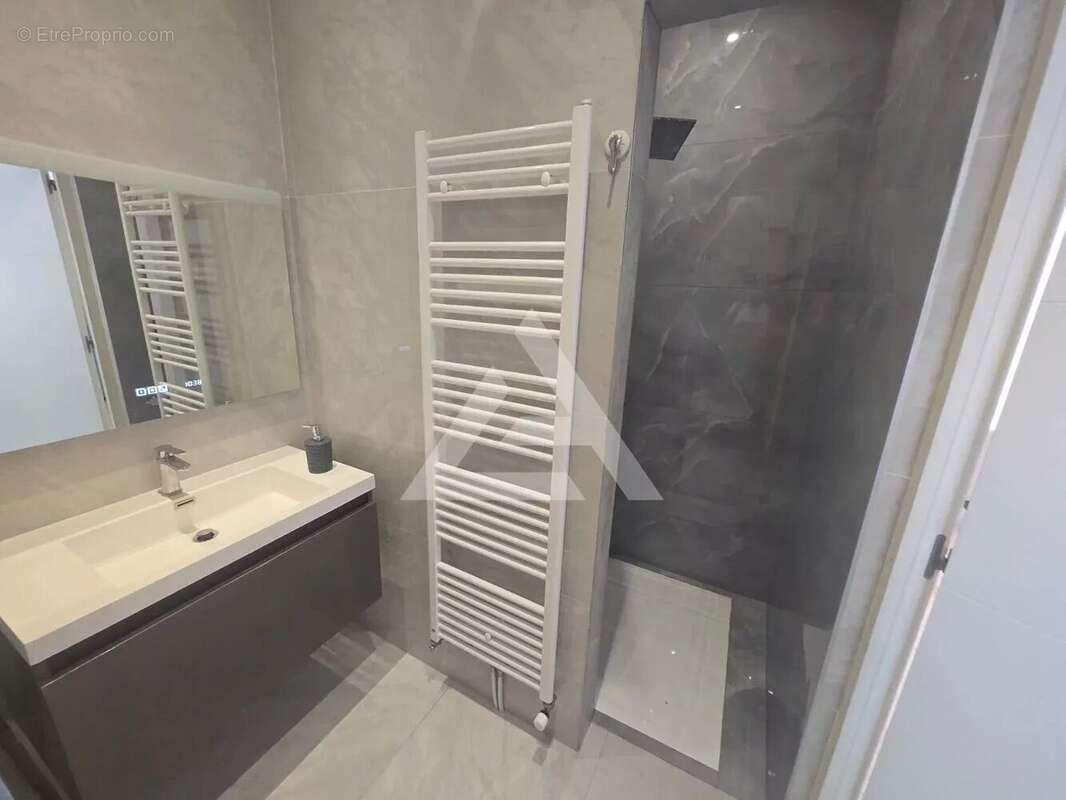 Appartement à ROQUEBRUNE-CAP-MARTIN