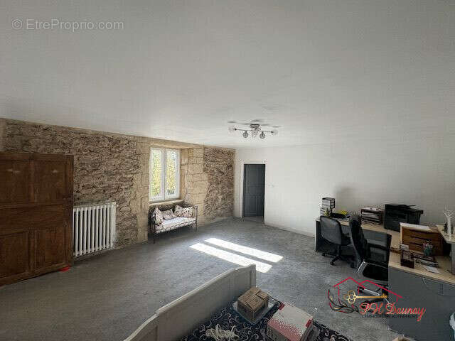 Maison à SALLES-CURAN