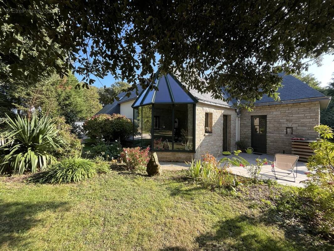 Maison à SAINT-ETIENNE-DE-MONTLUC