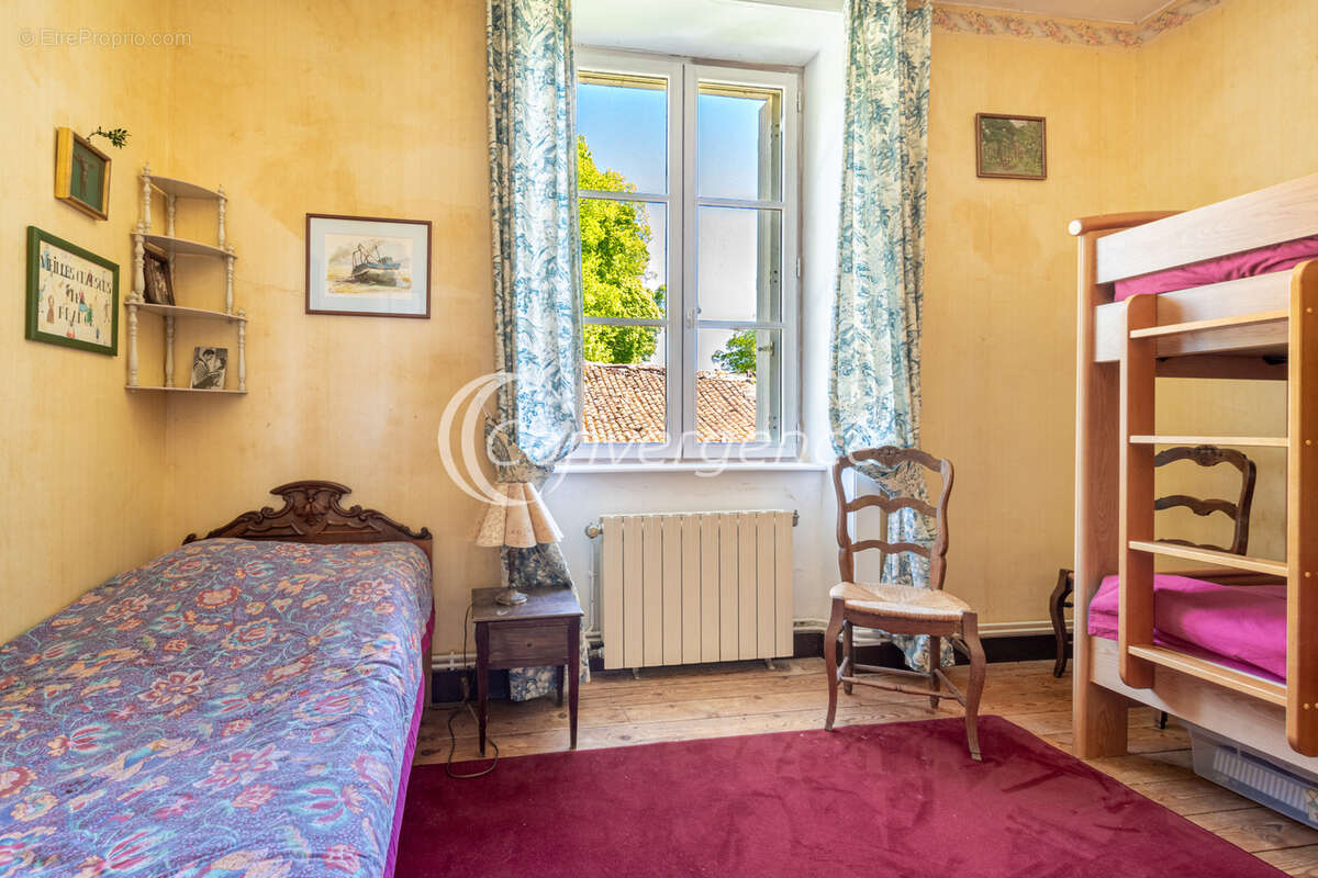 Maison à SAINT-BONNET-BRIANCE