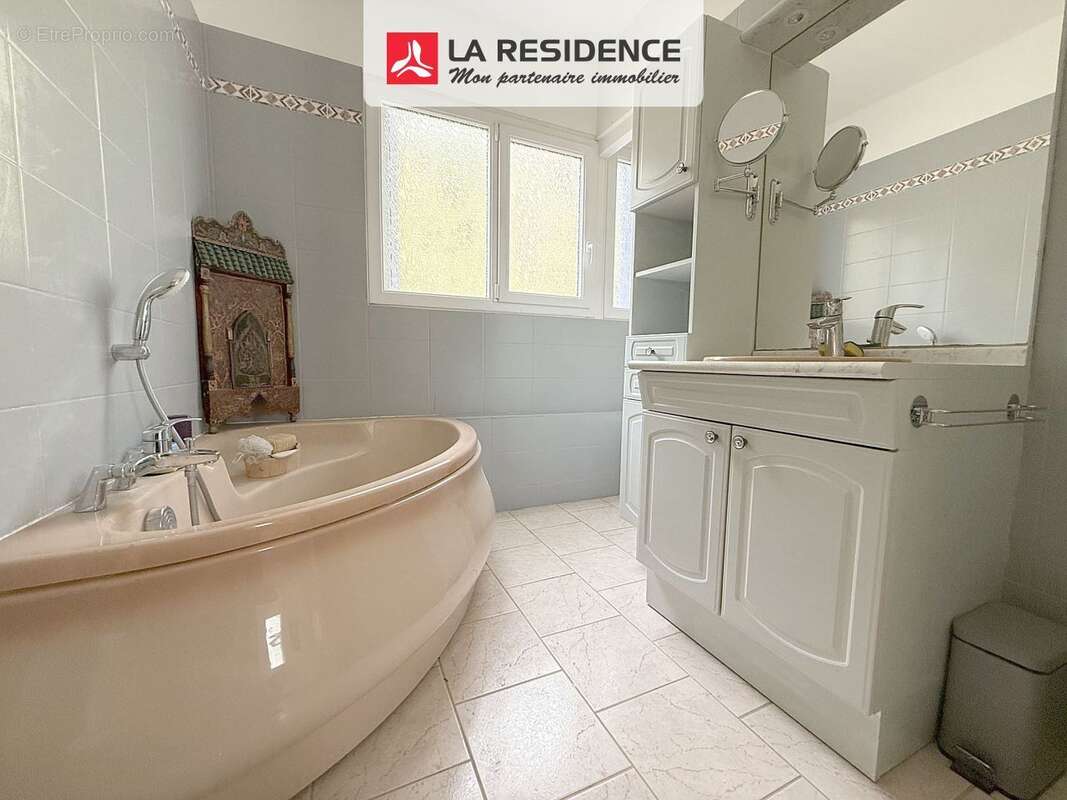 Maison à LA ROCHE-GUYON