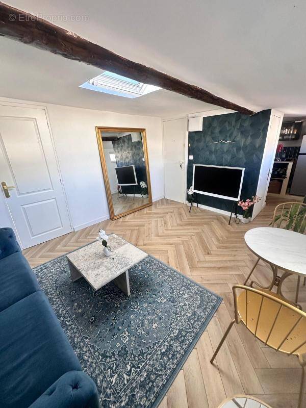 Appartement à MARSEILLE-1E