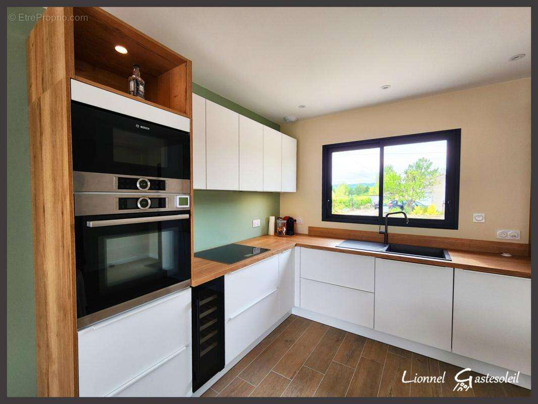 Maison à vendre de plain pied 3 pièces deux chambres sans travaux finition premium sur la commune du FLEIX (24) - photo 5